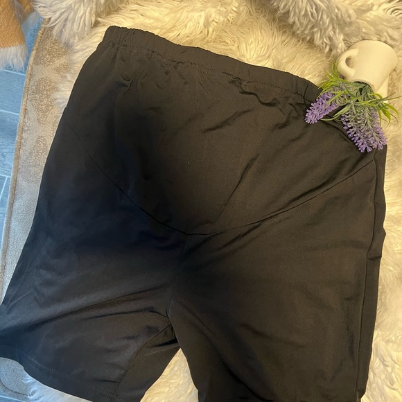 Maternity Shorts - Picture 1 of 3